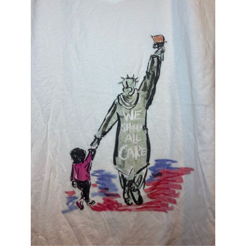 We should all care Women's V-neck T-shirt size Large - Picture 2 of 2